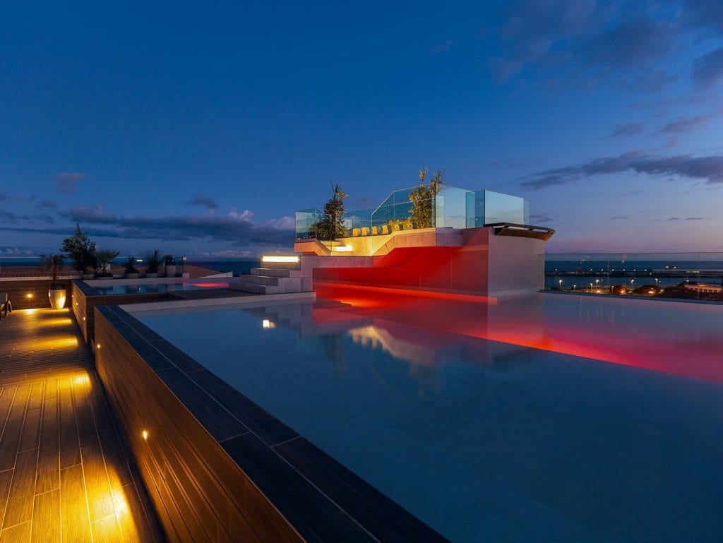 Three house bar uno de los mejores rooftop bar en Madeira